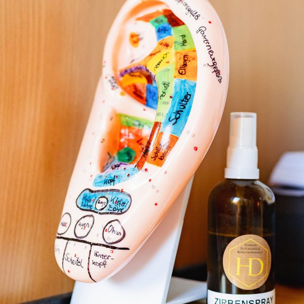 Auriculotherapie (Ohrreflexzonenmassage) und Fußreflexzonenmassage